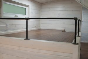 River Bend Loft/Art Studio Over Bathroom